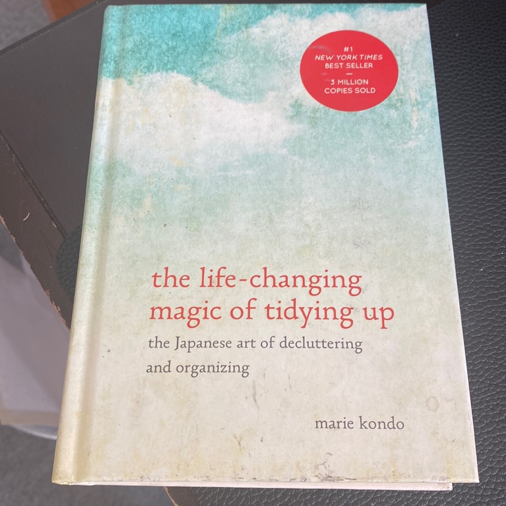 The life changing magic of tidying up by Marie Kondo book